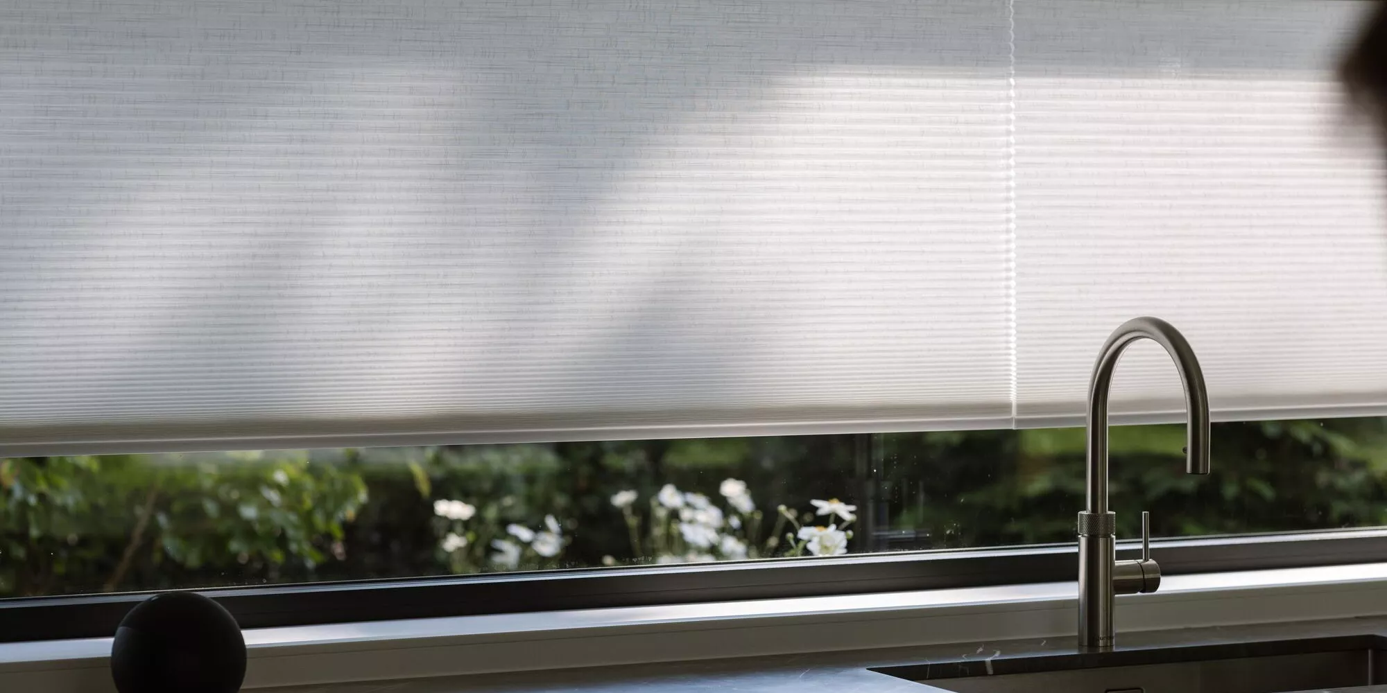 Large web MotionBlinds 3M5A4168 HR