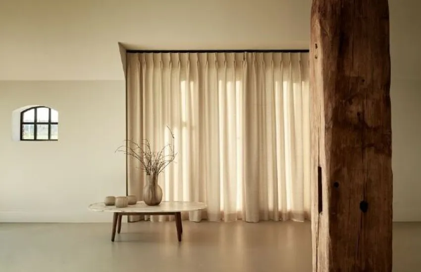 Small Web curtain
